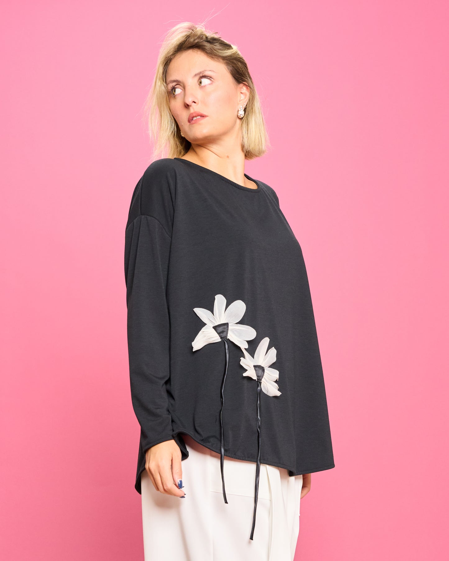 Maglia Oversize con Fiori Applicati