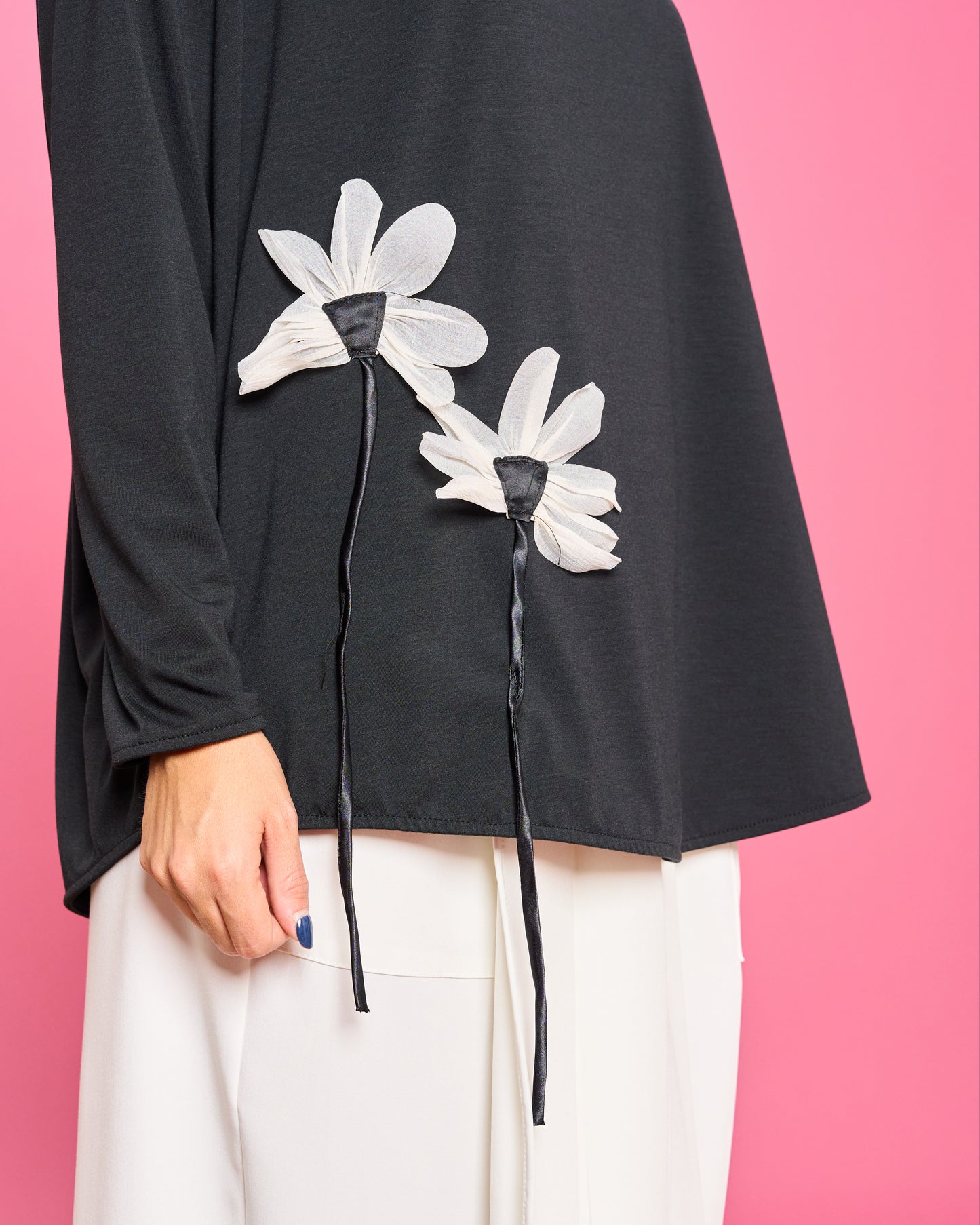 Maglia Oversize con Fiori Applicati