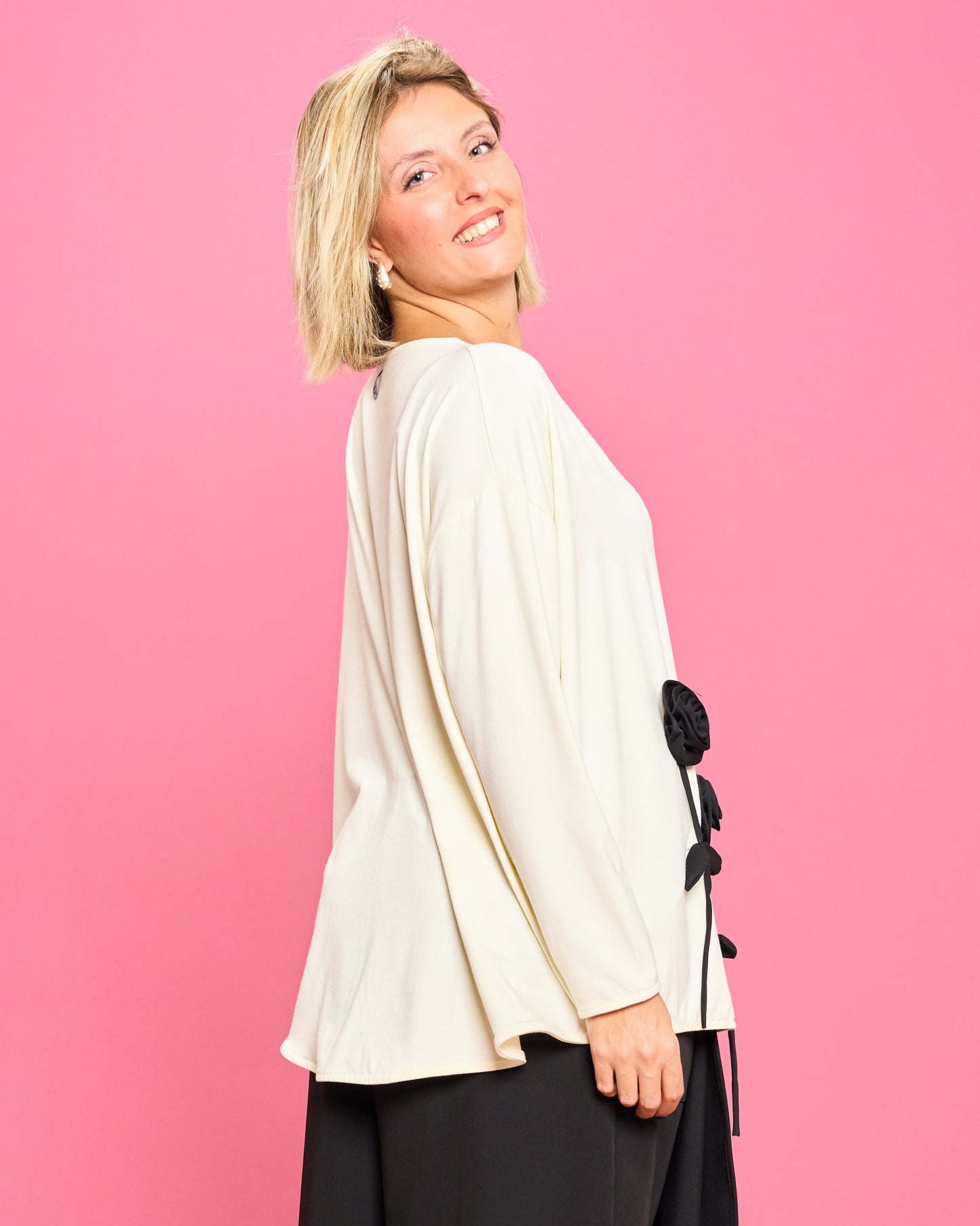 Maglia Oversize con Fiori Applicati