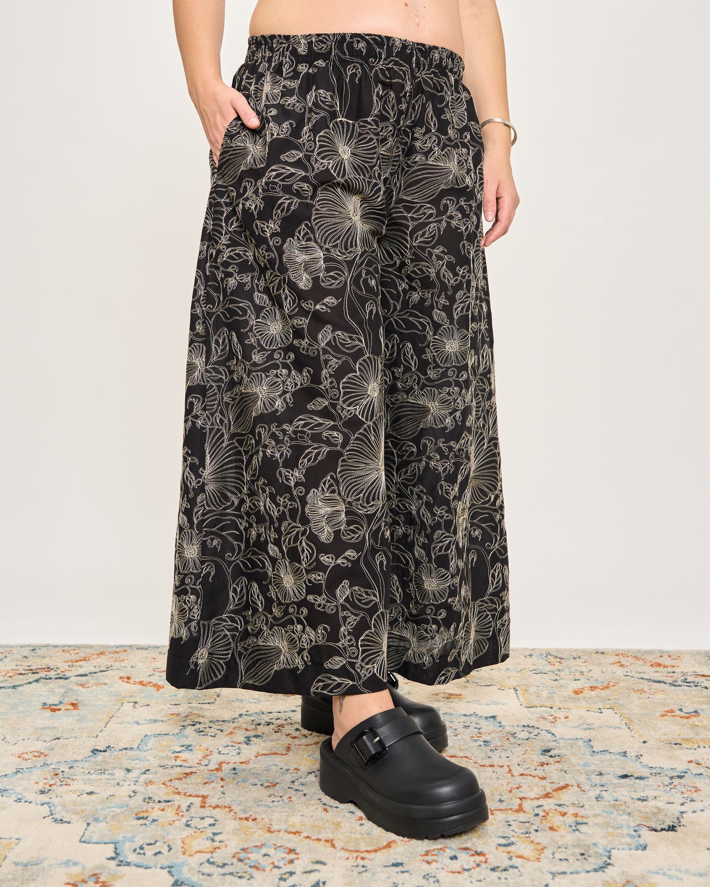 Pantagonna in Fresco Cotone Ricamato
