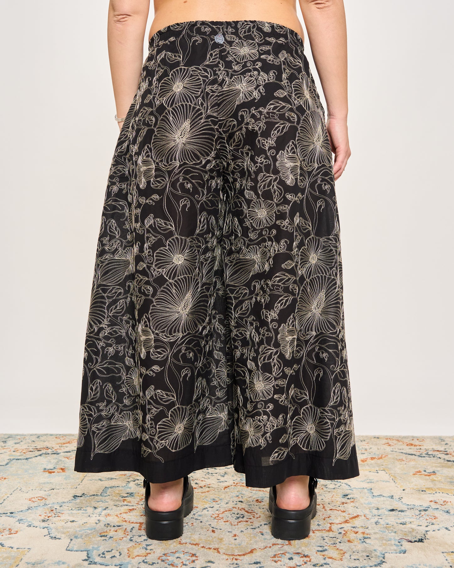 Pantagonna in Fresco Cotone Ricamato