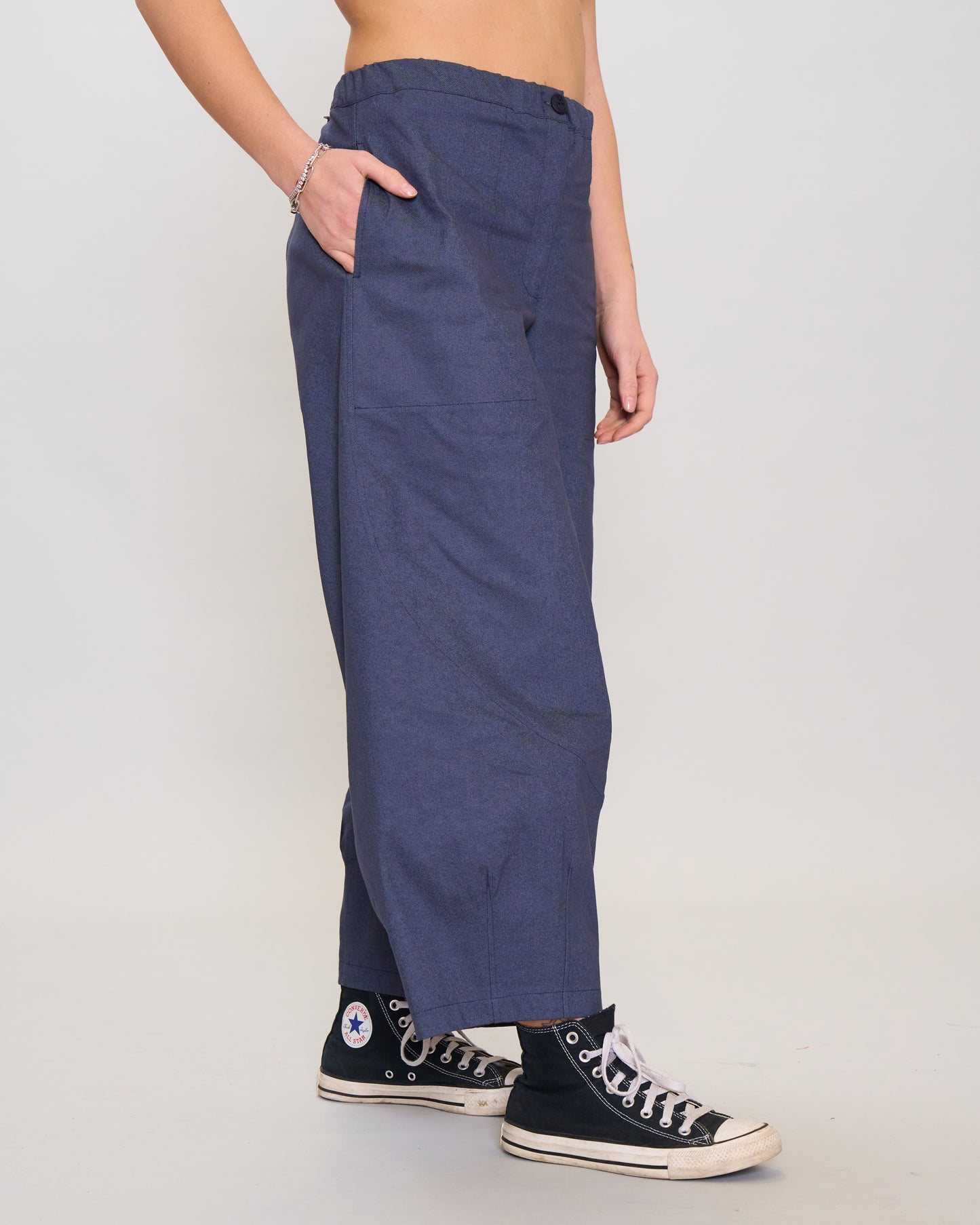 Egg-shaped jeans trousers