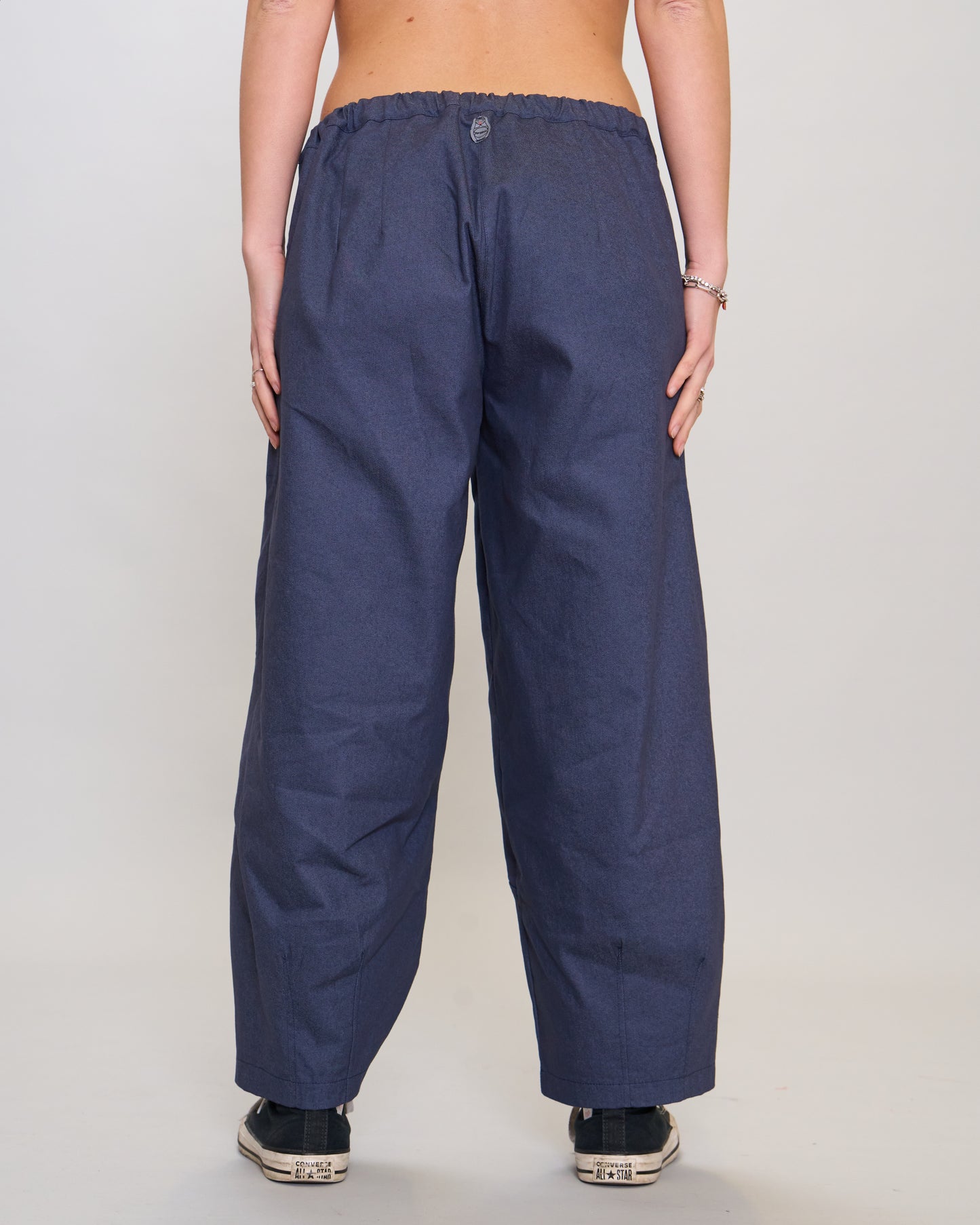 Egg-shaped jeans trousers