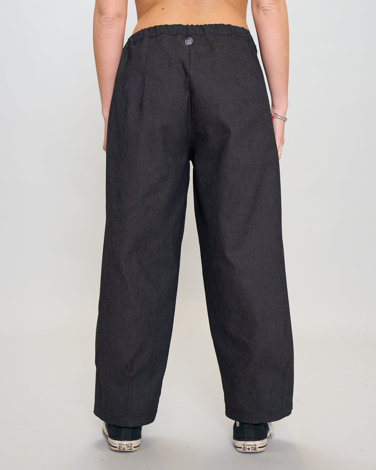 Egg-shaped jeans trousers