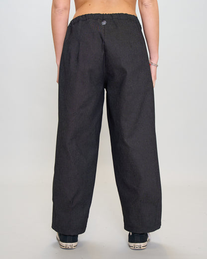 Egg-shaped jeans trousers