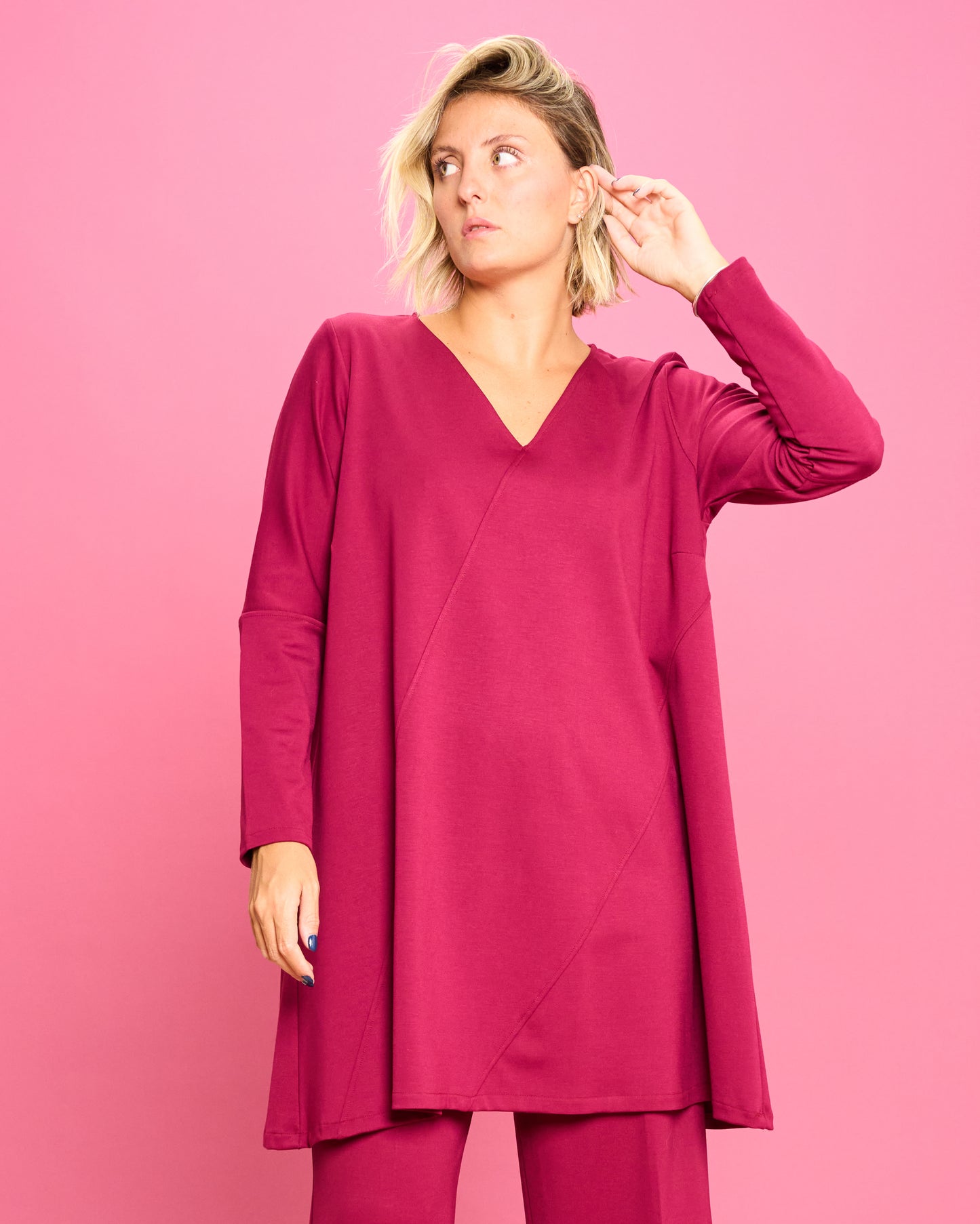 Maximaglia con Cuciture Diagonali in Maglia Stoffa