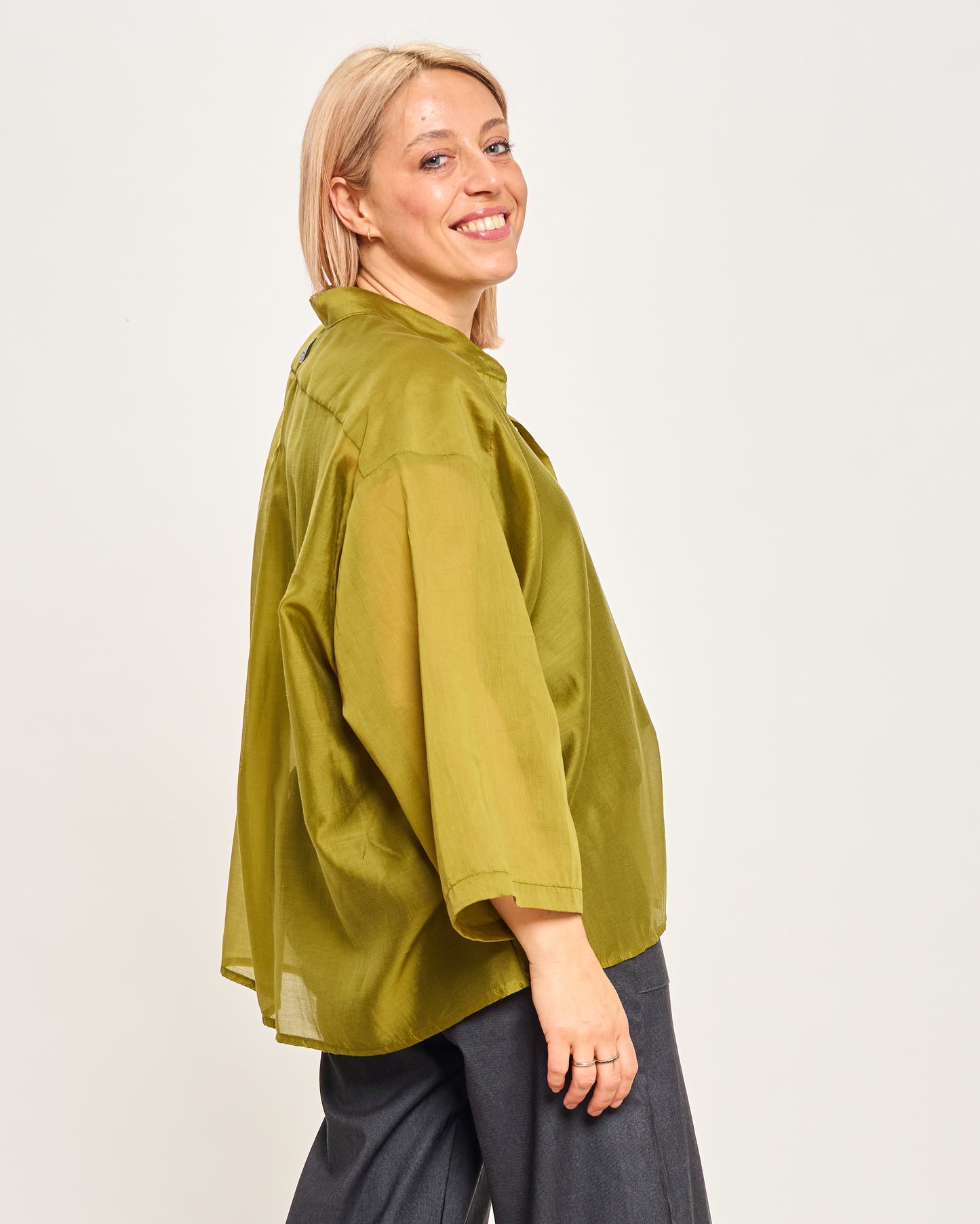 Short Oversized Shirt in Lightweight Cotton