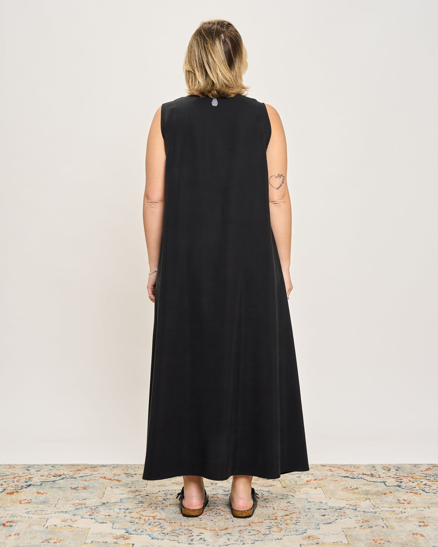 Sleeveless Dress with Frog Fastening