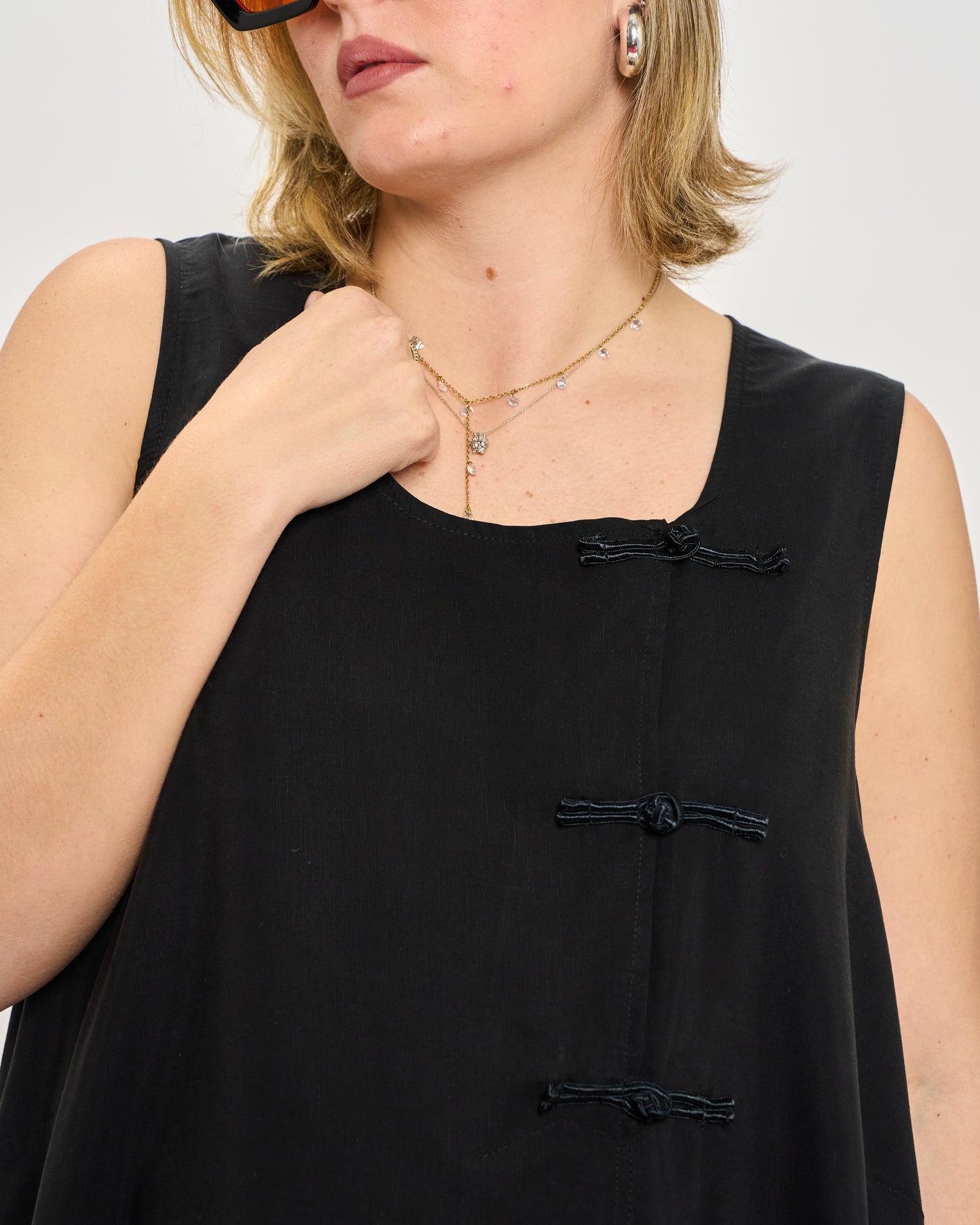 Sleeveless Dress with Frog Fastening