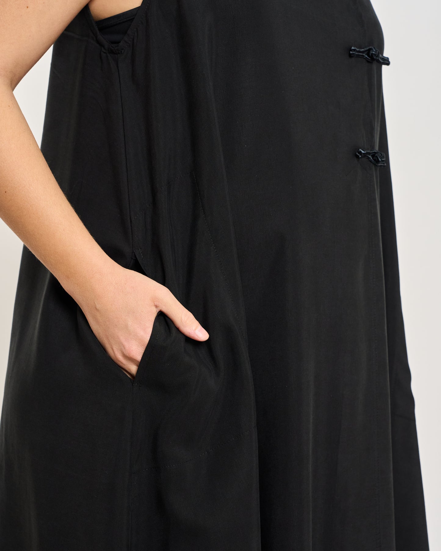Sleeveless Dress with Frog Fastening