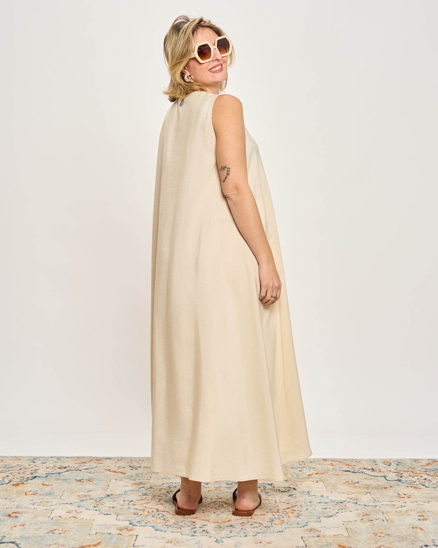 Sleeveless Dress with Frog Fastening