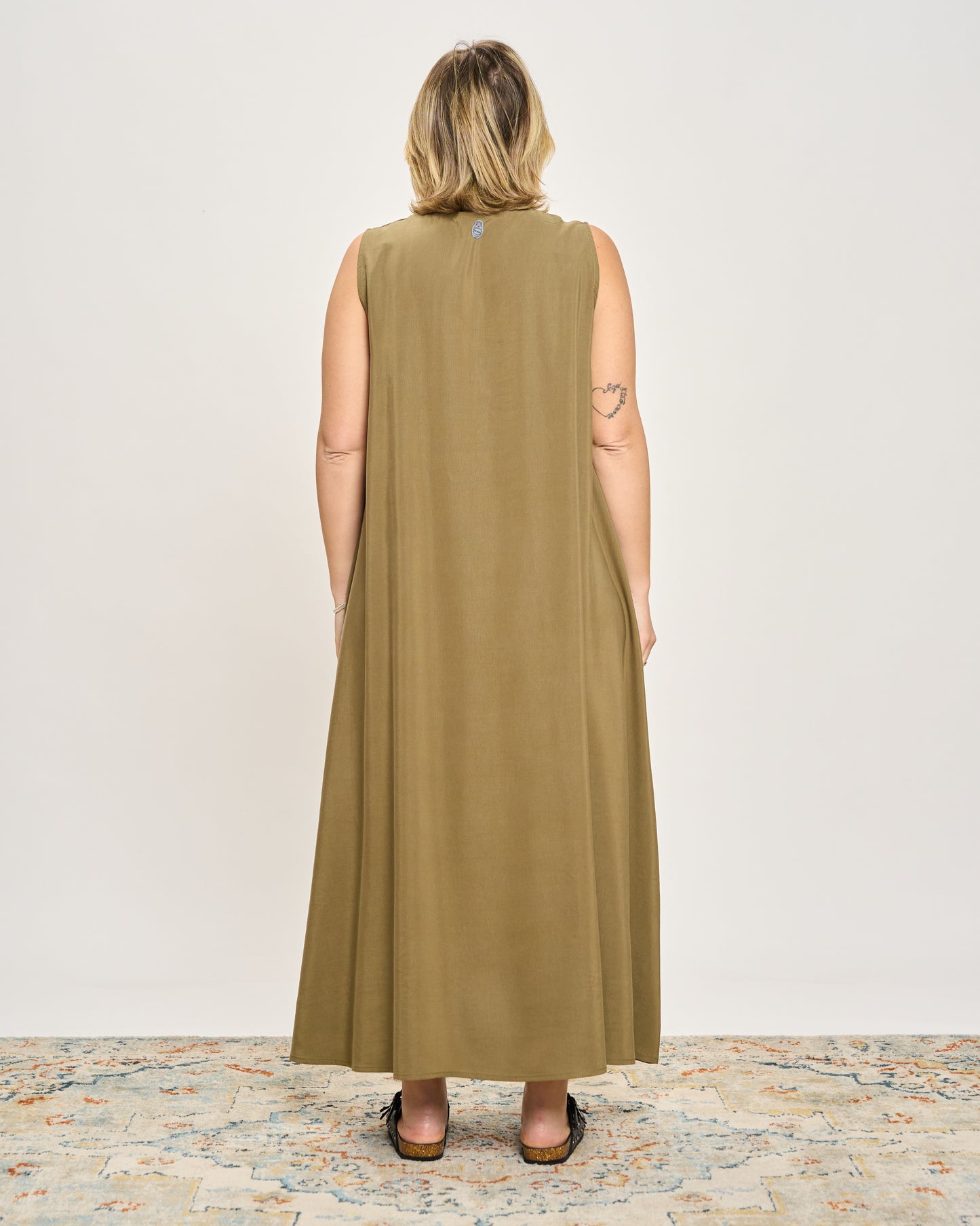 Sleeveless Dress with Frog Fastening