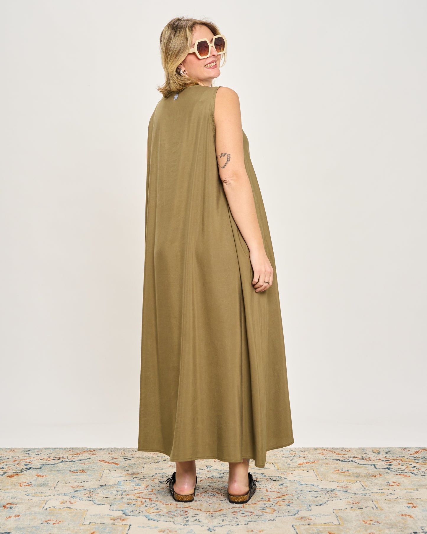 Sleeveless Dress with Frog Fastening