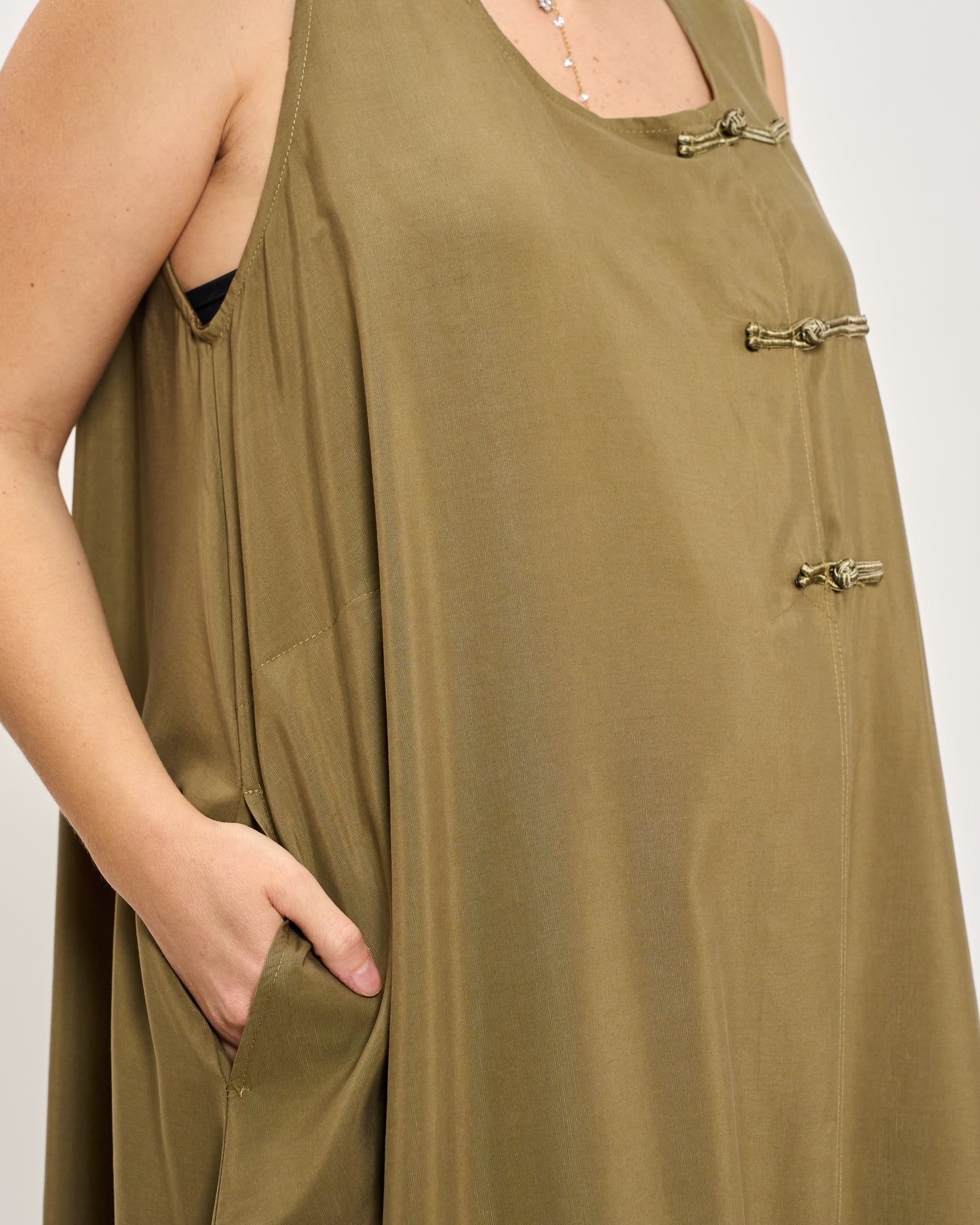 Sleeveless Dress with Frog Fastening