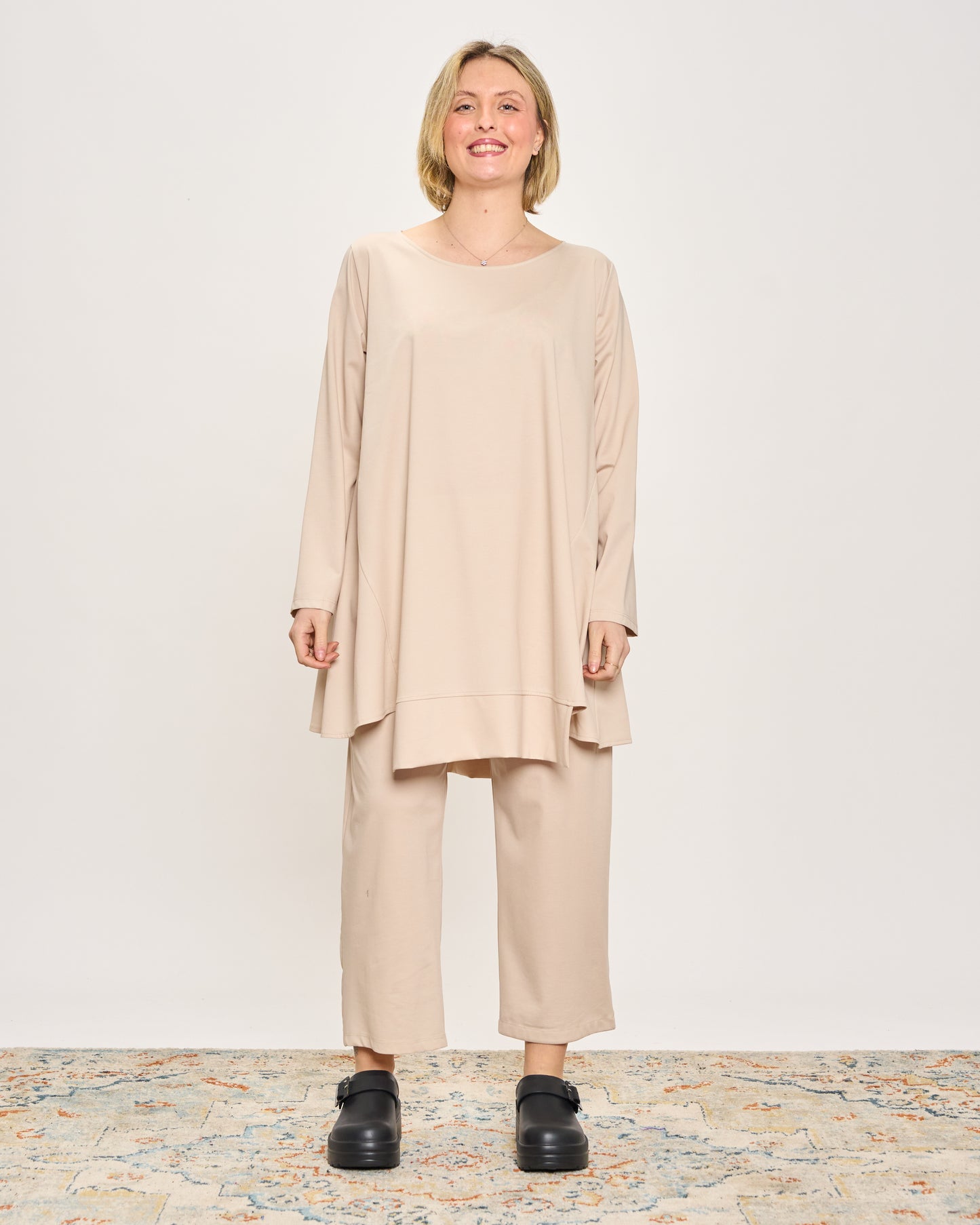 Maxi Maglia Svasata con Fondo Sfalzato