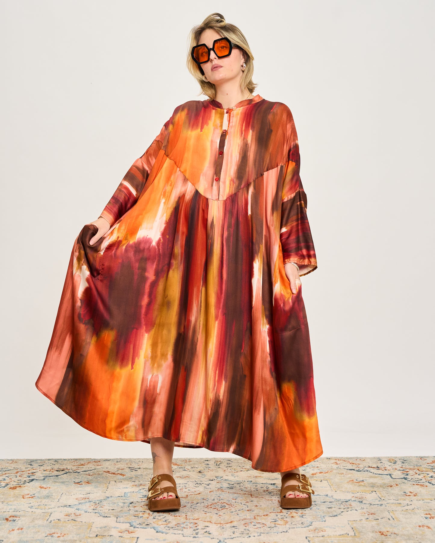 Abito Svasato Oversize con Apertura a Polo