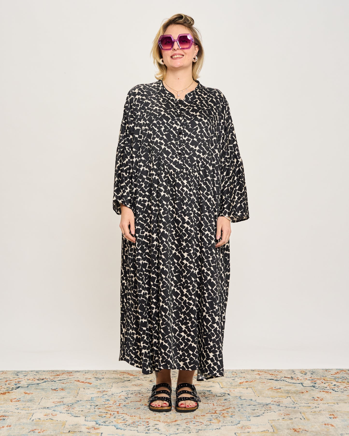 Abito Svasato Oversize con Apertura a Polo