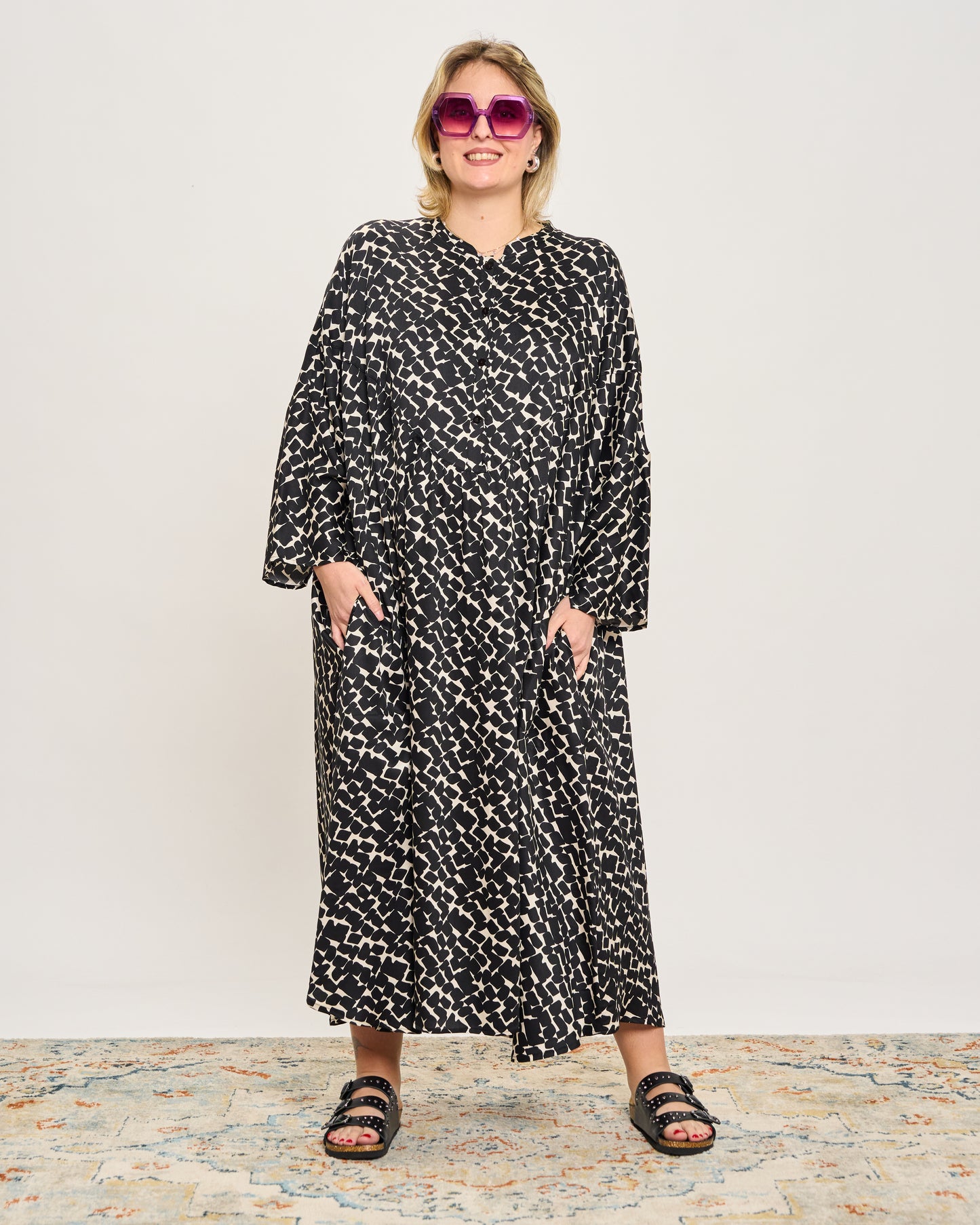 Abito Svasato Oversize con Apertura a Polo