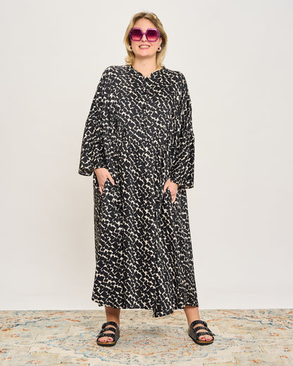 Abito Svasato Oversize con Apertura a Polo