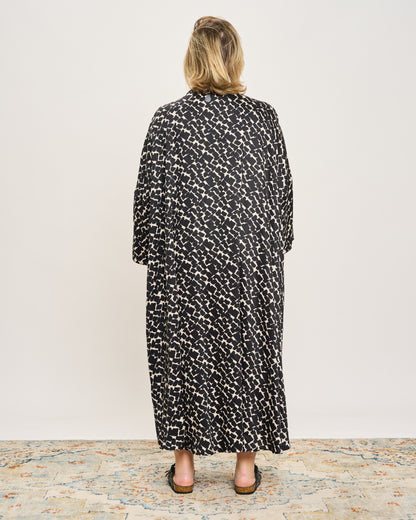 Abito Svasato Oversize con Apertura a Polo
