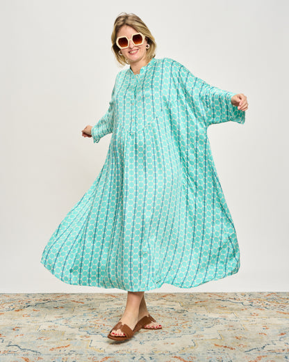 Abito Svasato Oversize con Apertura a Polo