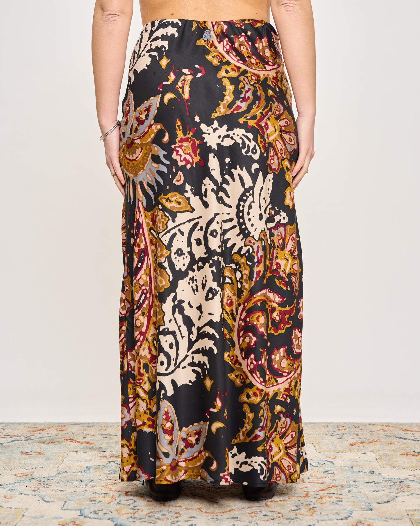 Gonna Svasata in Raso Fantasia